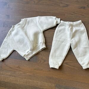 Cozy Kids' Cream Sweatshirt and Jogger Set